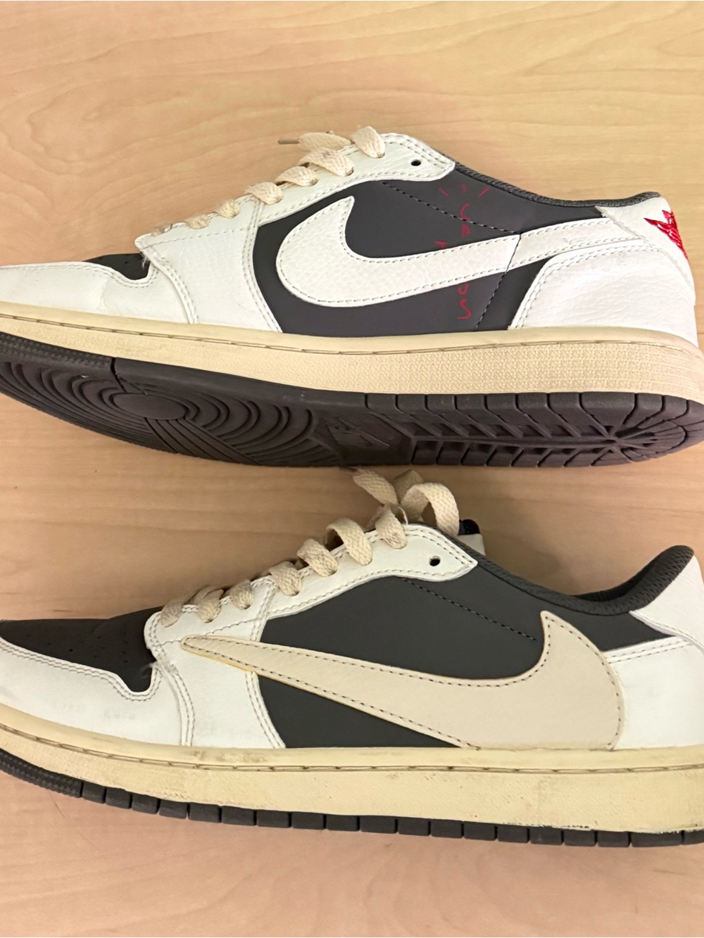 Nike Men’s Low-Top Sneakers in White, Cream, and Dark Gray